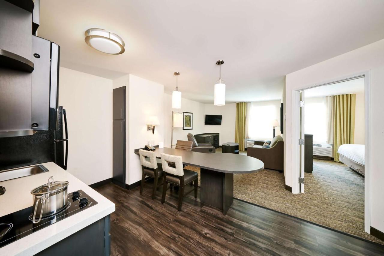 Sonesta Simply Suites Cleveland North Olmsted Airport Exterior foto