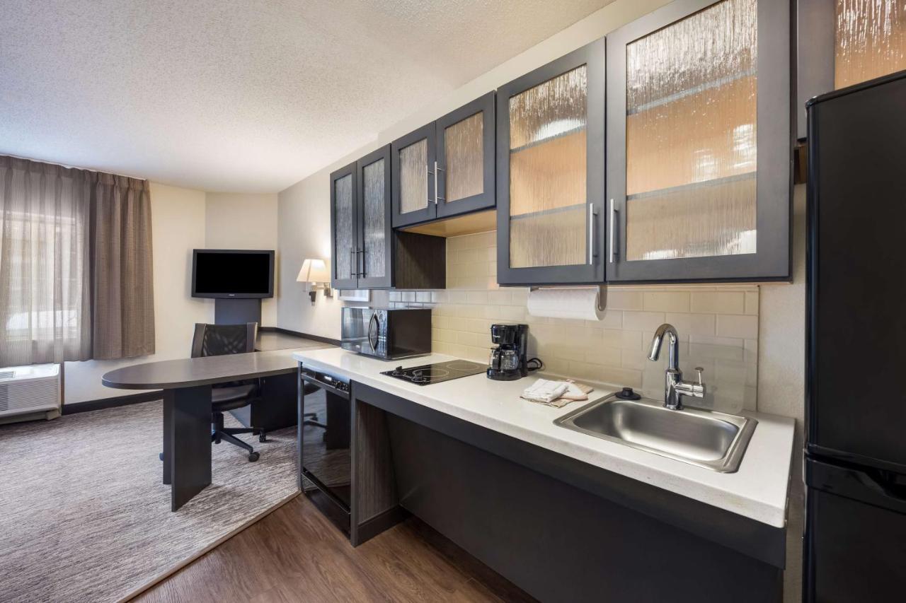 Sonesta Simply Suites Cleveland North Olmsted Airport Exterior foto