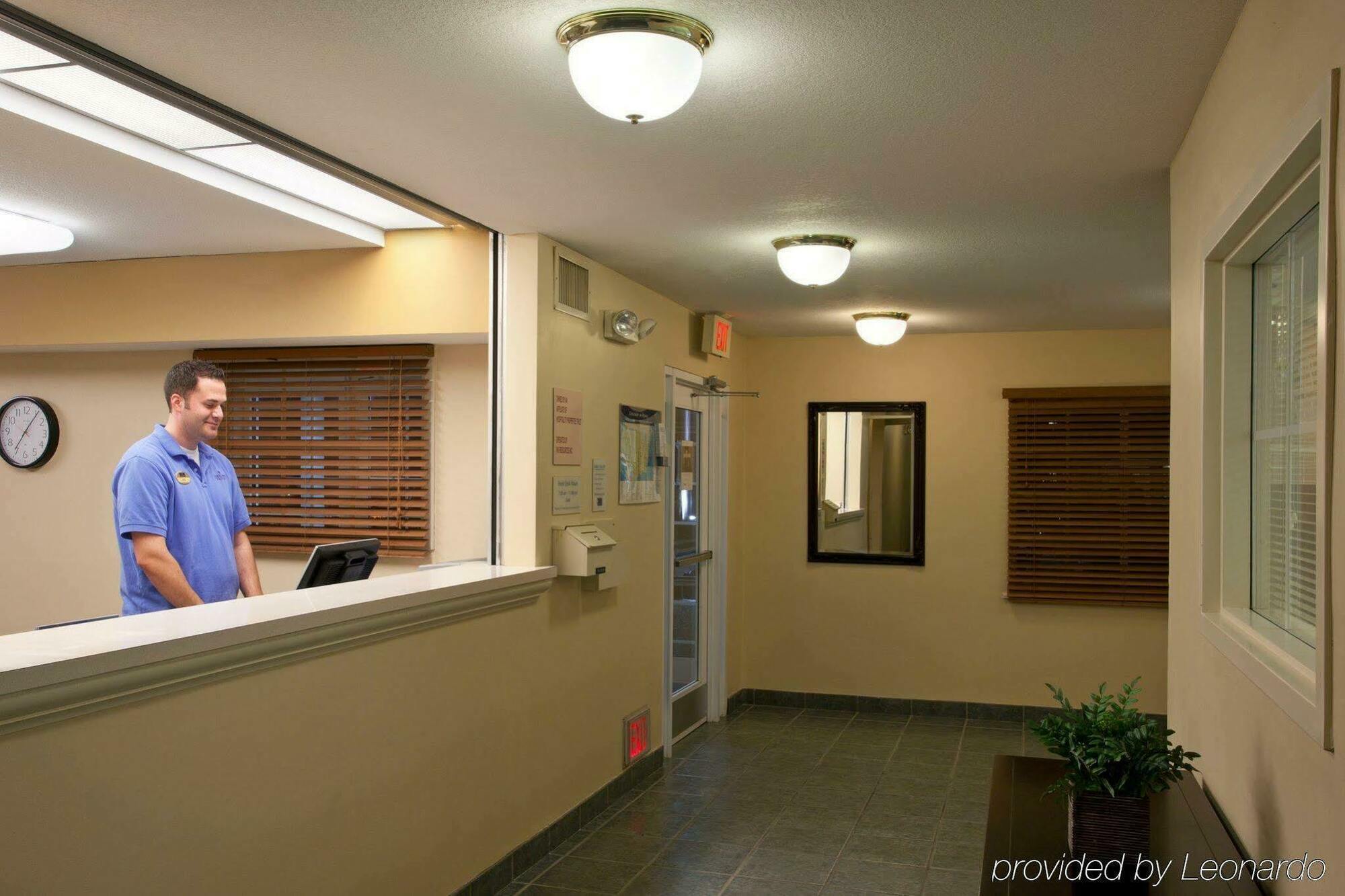 Sonesta Simply Suites Cleveland North Olmsted Airport Exterior foto