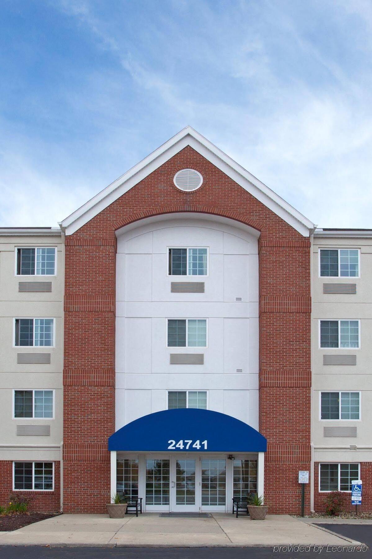 Sonesta Simply Suites Cleveland North Olmsted Airport Exterior foto